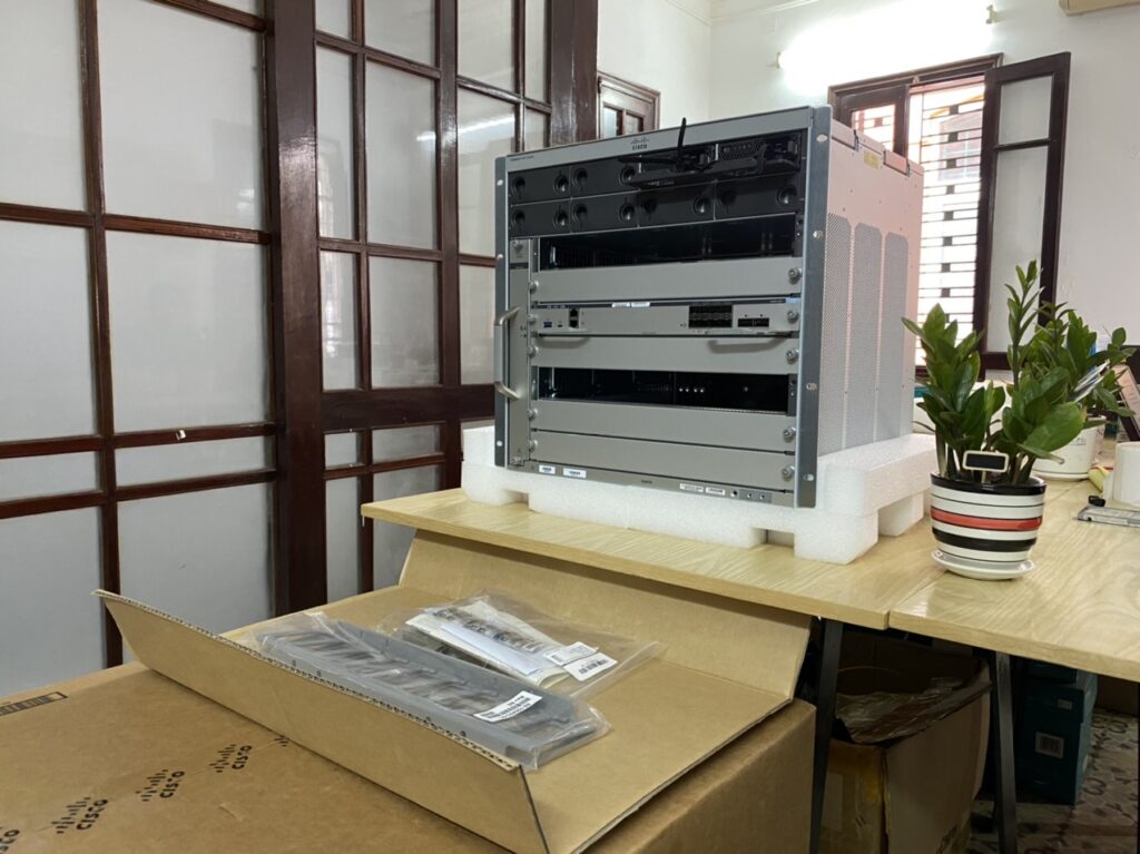 Thiết bị chuyển mạch Switch Modular